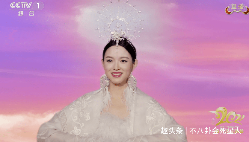 张梓琳 春晚舞台比美:热巴似小公主,倪妮肤色很抢眼,张梓琳母仪天下