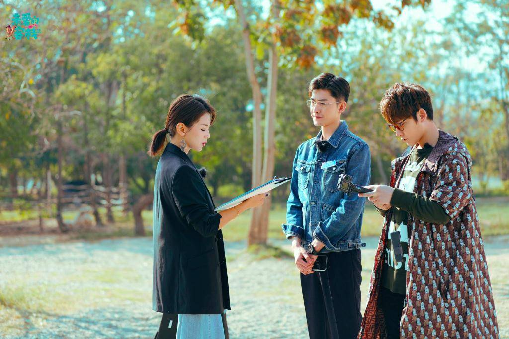 围巾 新一季《亲爱的客栈》刘涛衣品开挂，职场女精英就该这么穿