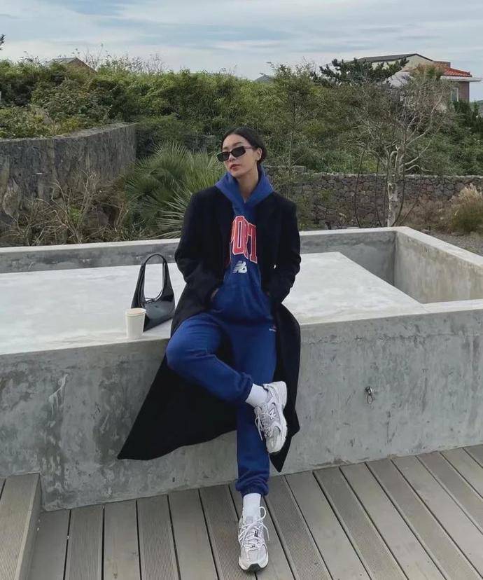 什么 大衣里面穿什么？这几件内搭好看到爆