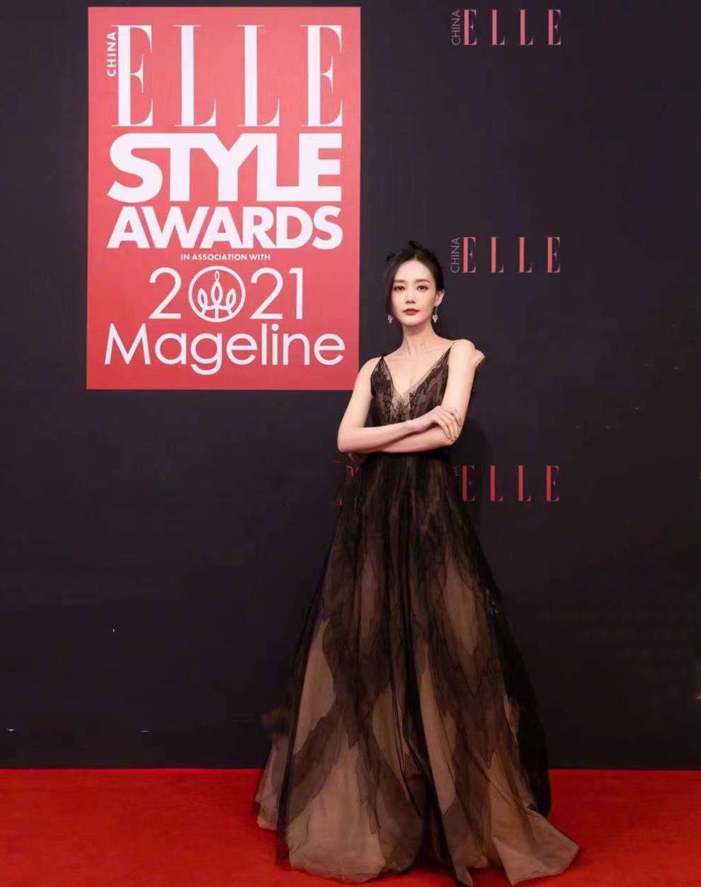 时装 75位明星的ELLE时装造型,王源、热巴,关晓彤,身心造型惹人爱