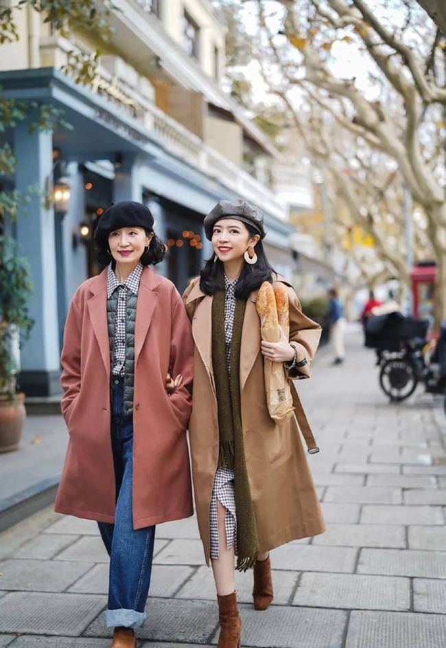 向三木 贝雷帽和针织帽都有着明显的保暖效果