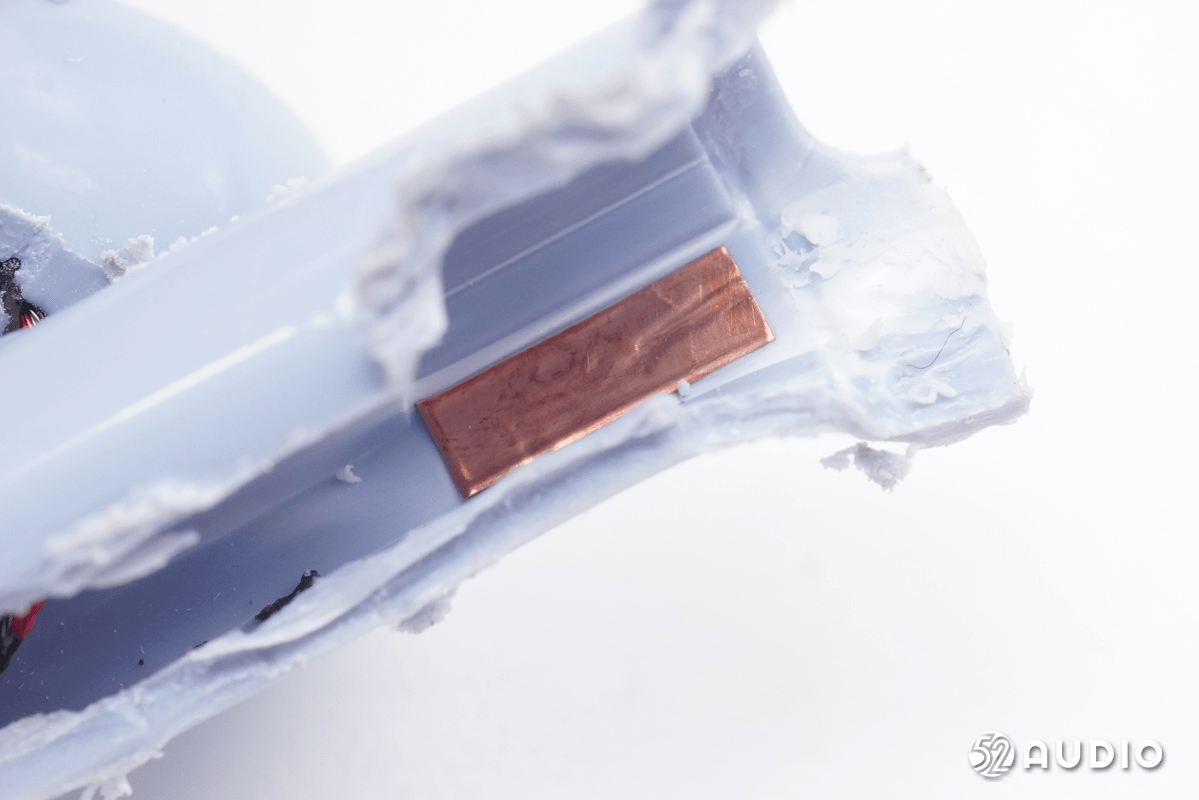 采用恒玄BES2500系列主控方案，NOKIA诺基亚E3511真无线降噪耳机拆解报告