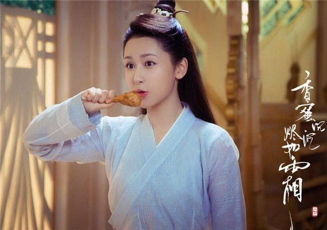 调整女明星发际线变美史：从生硬的美到自然的美，她们都做对了什么？