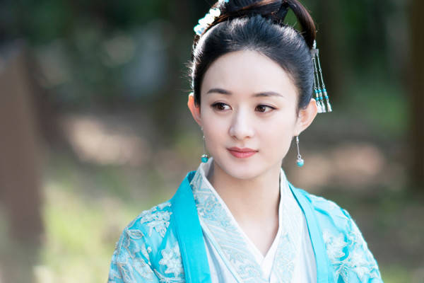 调整女明星发际线变美史：从生硬的美到自然的美，她们都做对了什么？