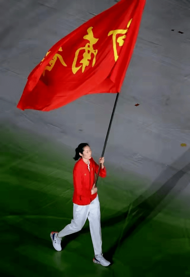 联赛|可叹！为什么朱婷有伤不治！排协撒手不管在等她自愈吗？