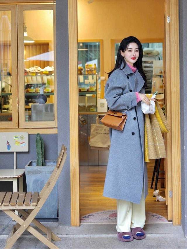 配饰 冬季最美的打开方式，“大衣+毛衣”才是王炸cp，保暖又洋气