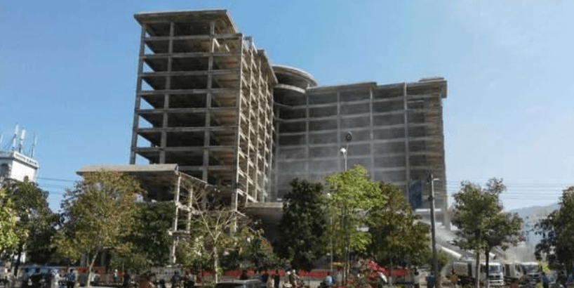 于是就有了八通楼的原型揽金大厦被炸.