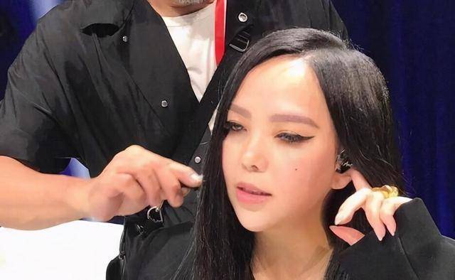 身型 天后张惠妹近照曝出！暴瘦几十斤重获锥子脸，大象腿变成小鸡腿