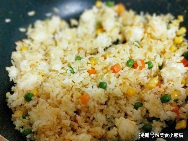 咖喱鱿鱼|7分钟学会一道高级料理，剩饭新吃法：咖喱鱿鱼饭，好吃简单易学