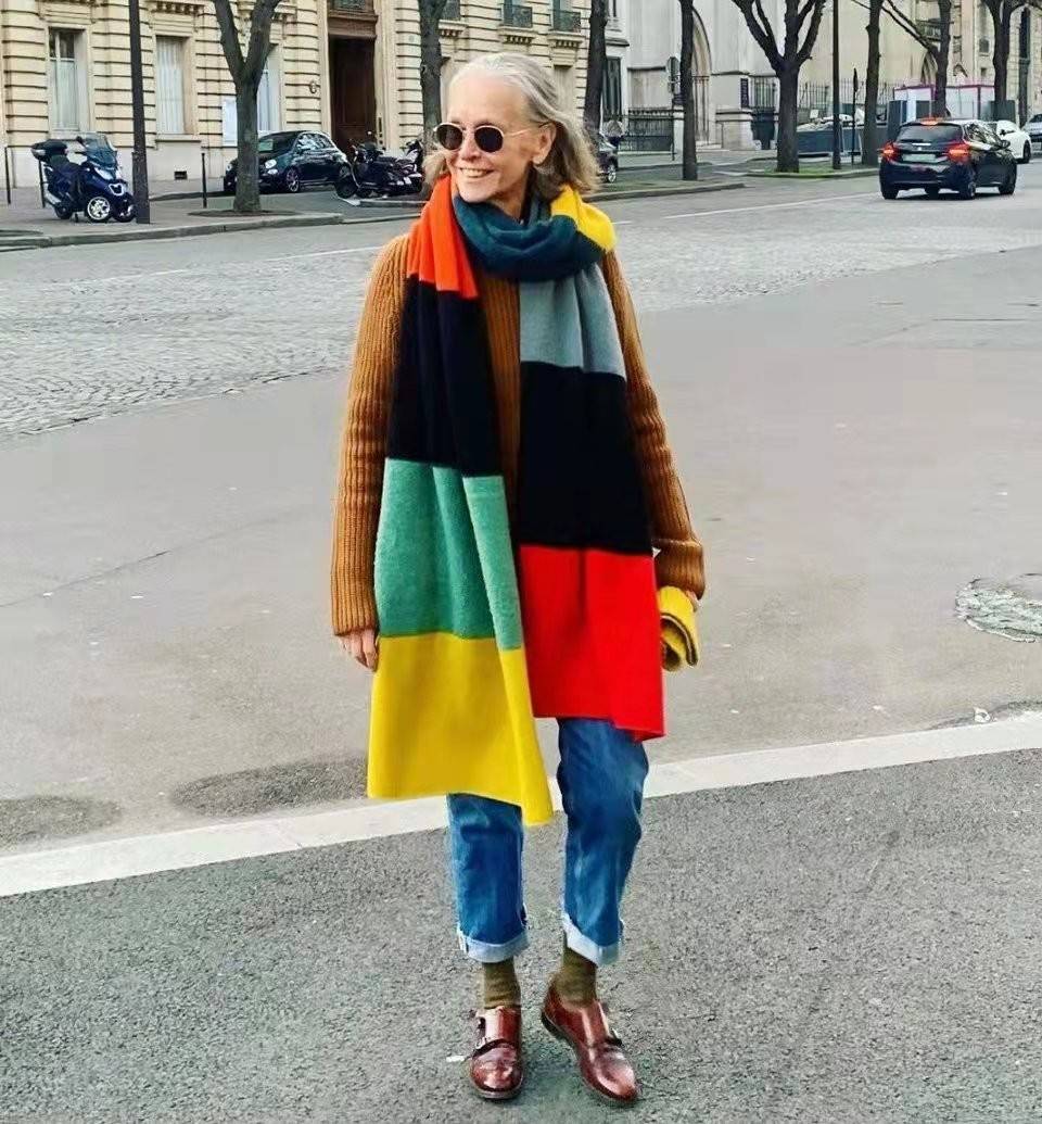 配饰 冬季精致女人，离不开这种配饰，这样搭配每一种造型都经典