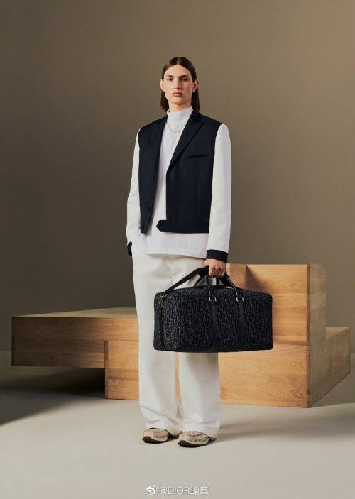 标志性 迪奥男风衣新款，简约大气更百搭,彰显男人独特的绅士风度