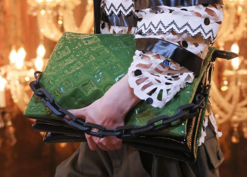 Vuitton 路易威登运1200盏华灯来上海办舞会,章子怡刘嘉玲舒淇全来了!