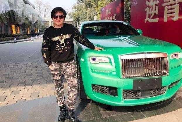 一首歌让他狂赚2亿却被骗光身家今座驾为660万劳斯莱斯