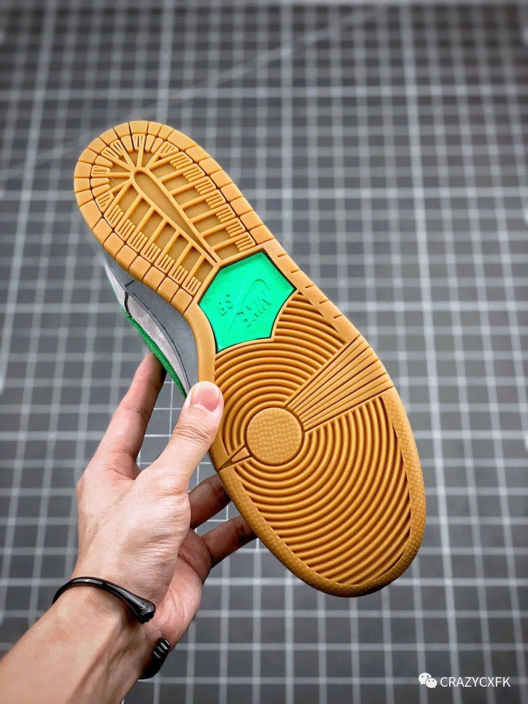 耐克nike dunk sb high prm grey box 灰绿生胶高帮运动板鞋