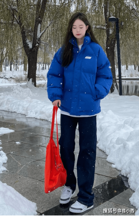 下装 穿羽绒服时可别乱选下装，推荐你这4款单品，穿对了时髦又显瘦