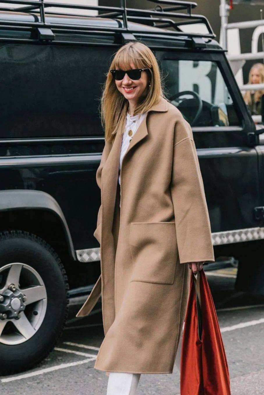 毛衣 比驼色更好穿，今年冬天“奶茶色”火了！