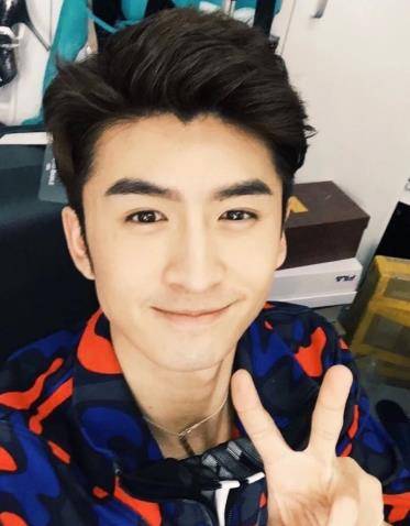 景研竣|张云龙新剧《独一无二的她》来袭，看清女主后，网友：太有感觉了