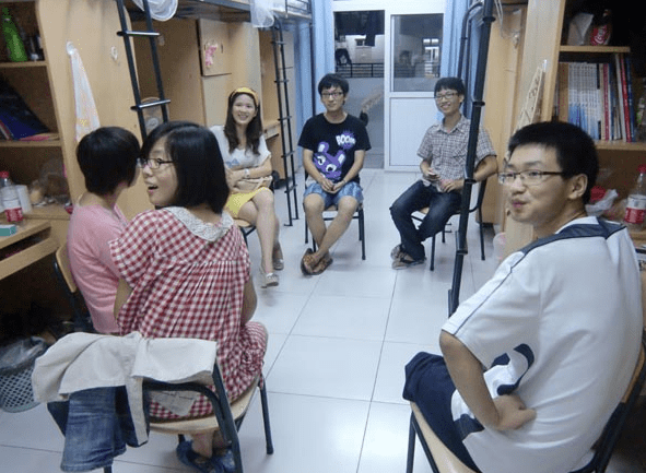 河南某大学试行"男女混住",女方家长反对,校方却回应好处多多_宿舍