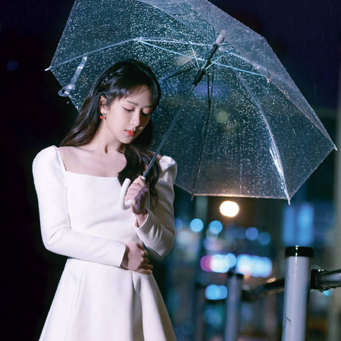 演技|杨紫《女心理师》热度登顶,却遭鹅桃内涵,网友:又好气又好笑