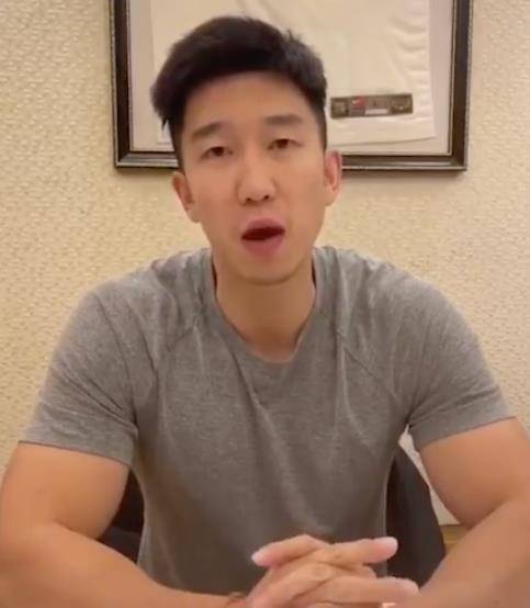 前八一队长见义勇为,抓厕所偷拍男:不怕被报复_曹岩