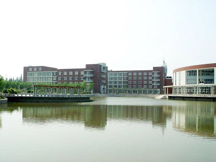 全国名校排行榜_新一线城市大学排名重新洗牌,南大第三,浙大“实至名归”