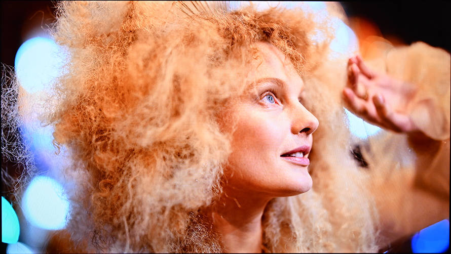 TCL 98Q6E巨幕电视评测，98英寸大屏电视的高性价比之选