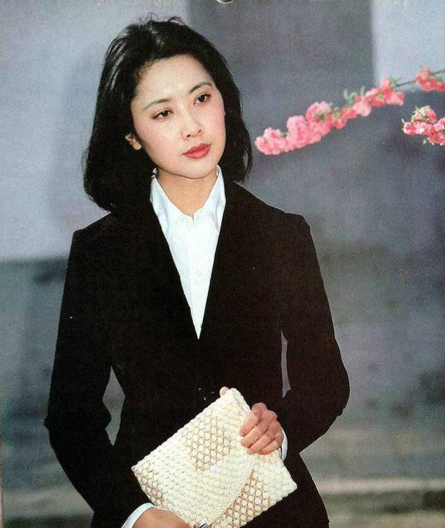 扮演者|她是最美“女儿国国王”,暗恋唐僧却争不过陈丽华,今与老公丁克