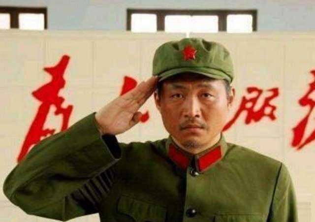 士兵|他是《亮剑》“张大彪”，演技不输王千源，为角色5年推掉7部主演