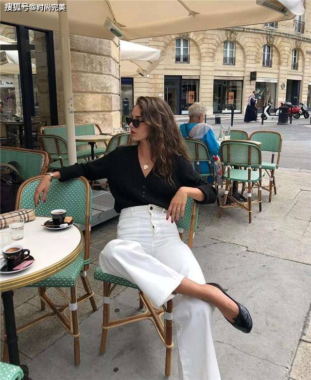 卫衣 2021年春天，别再穿卫衣了，最近流行“奶奶衣”，舒适百搭又洋气