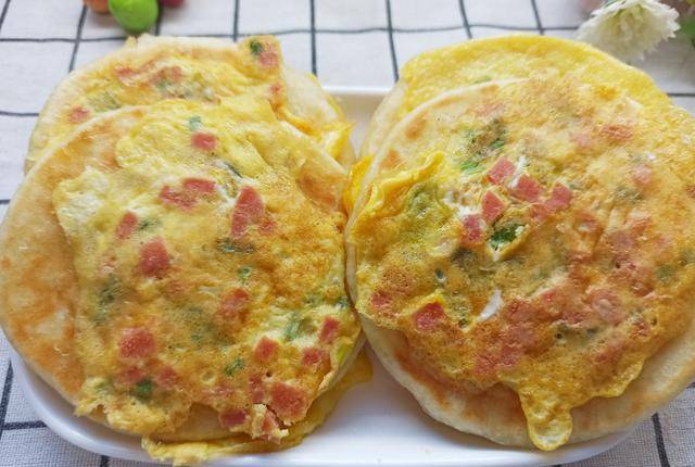 葱花|早上花几分钟给家人做道美味早餐饼，做法简单，鲜香美味，超好吃