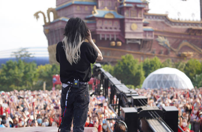 新歌|华晨宇火星演唱会新歌首唱！开启《飞行模式》进入火星乐园狂欢