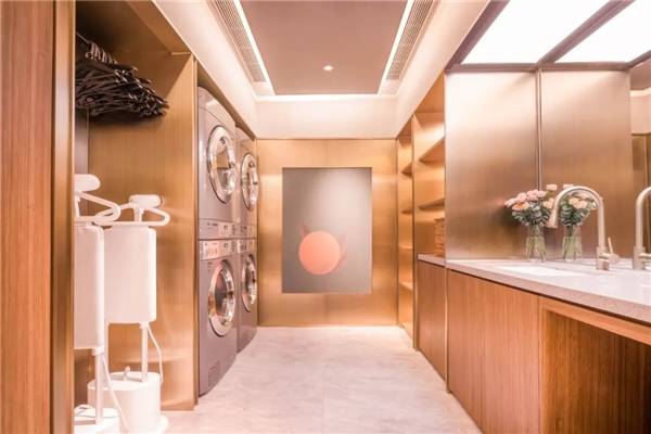 大堂|这个酒店，让我“重返17岁”，做了回“橘子郡男孩”
