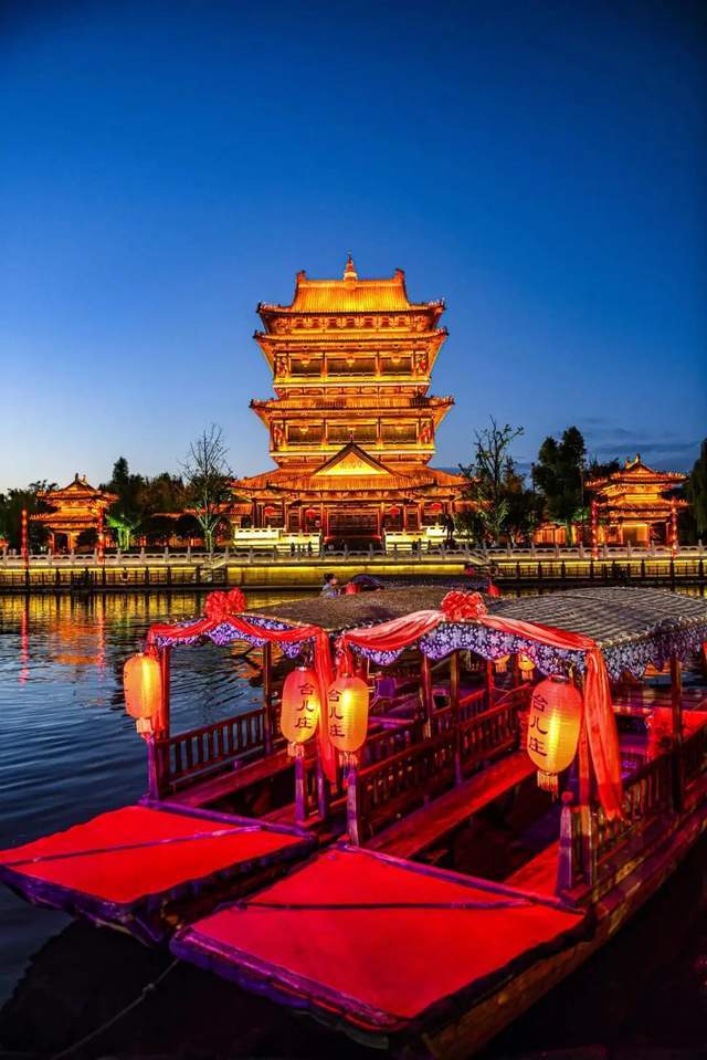 台儿庄古城干了件"颜值爆表"的事!这次古城要更火了!_风味美食_夜空_