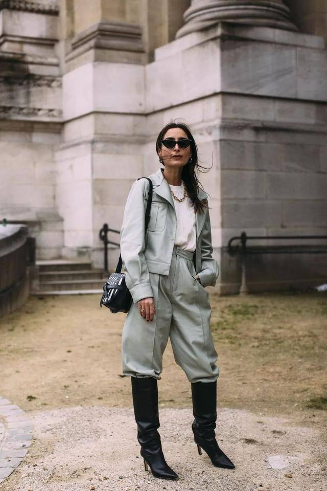 下装 马丁靴已经烂大街！这款“骑士靴”才是冬季新宠，轻松穿出御姐范