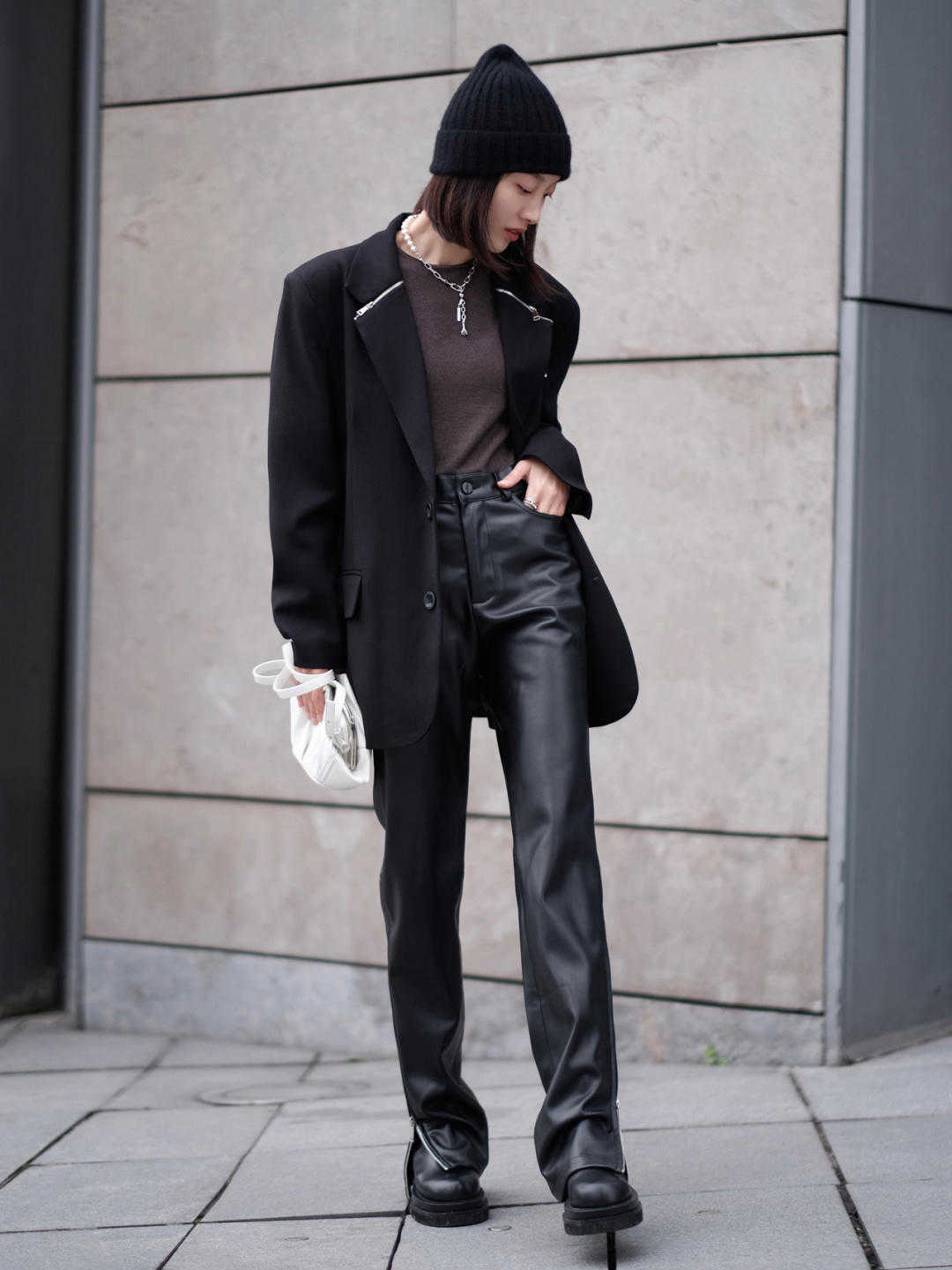 颜色 肉色打底裤怎么穿才不土气?试试这几种搭配方式,优雅显瘦又时髦