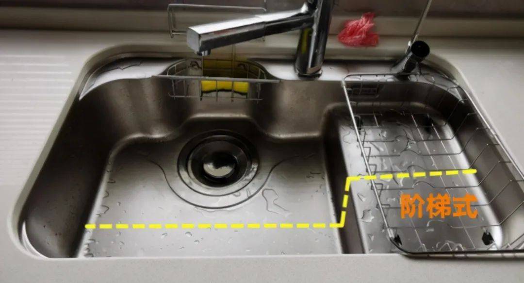 选单槽还是双槽 厨房水槽设计的7大要点 一看就懂了 台下盆 材质 空间