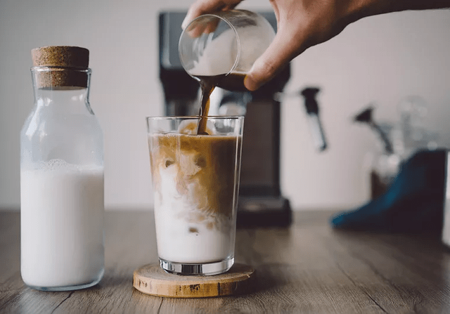 老外爱喝茶 e18d43f095334ff3bcdd636b1fb9e0a6.png