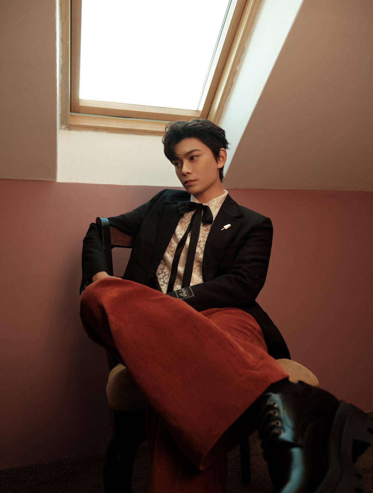 潜质|杨超越搭档丁禹兮，网红潜质的新剧《一时冲动，七世吉祥》