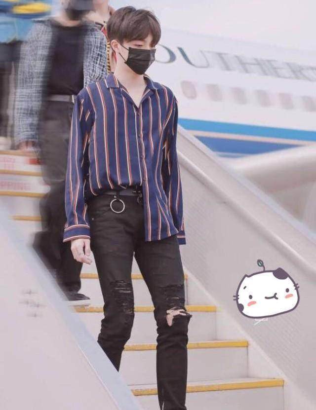 朱正廷 陈立农来机场,打扮很有自己的特色,跟朱正廷有一拼!