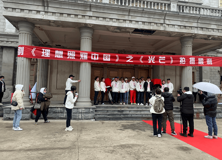 冯绍峰|曾给赵丽颖当配角的张慧雯，如今跟冯绍峰合作新剧，素颜海报好美