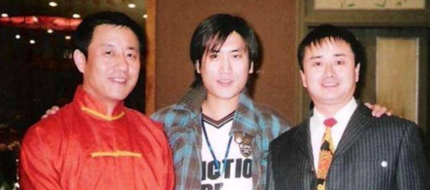 富二代|吴云飞：赵本山的富二代徒弟，曾投资吴京的电影，用金条当盆栽