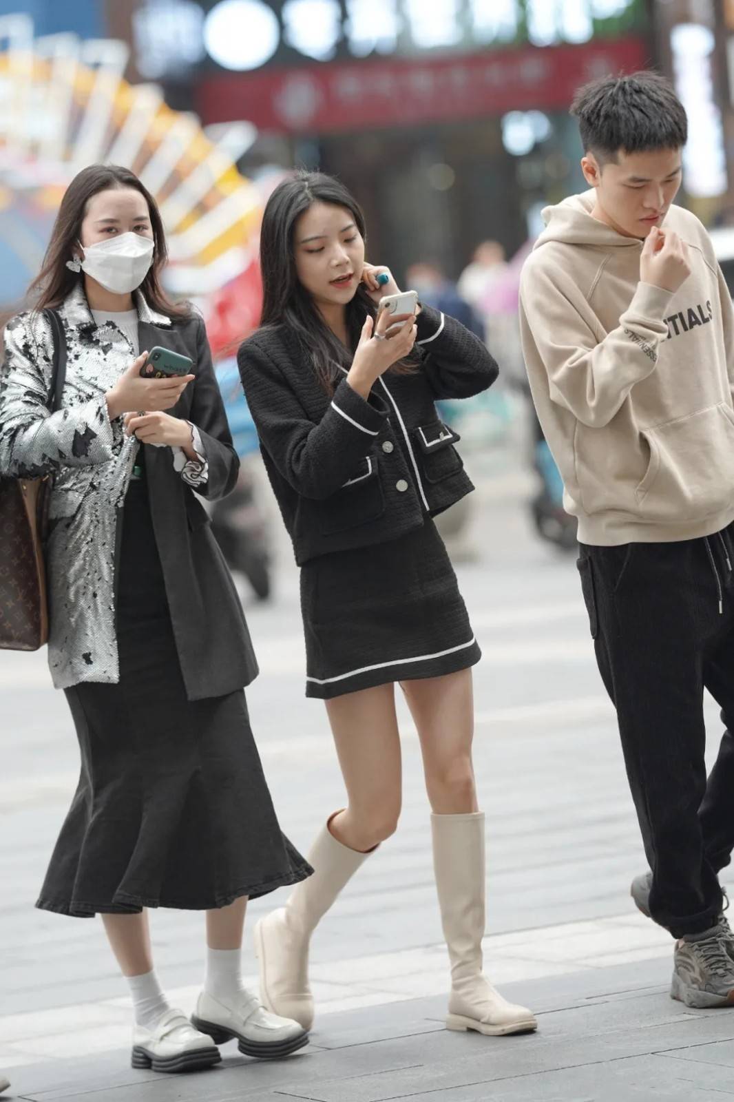 套装 简洁洋气散发迷人魅力的穿法，青春少女吸睛瞩目，穿出满分时尚感