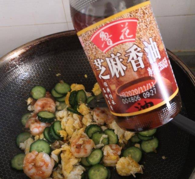 虾仁炒鸡蛋黄瓜视频 a3889e1f3b384aecbe8f243e230bbb77.jpeg