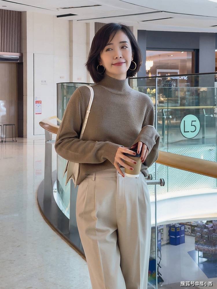 设计 冬季穿搭还是“毛衣”赢了，买基础款就够，懂搭配照样赢得好气质