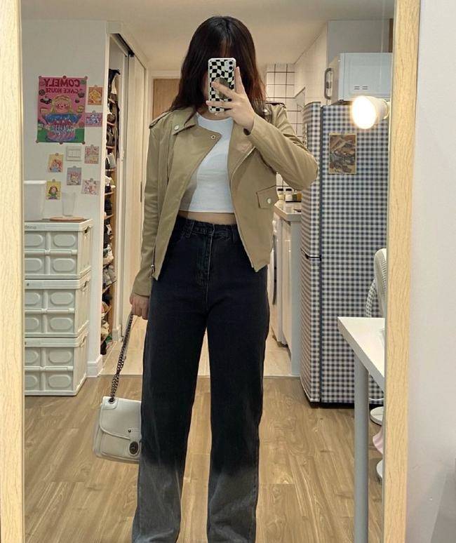 毛衣 条纹毛衣叠穿白色圆领打底