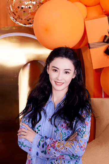 深意 有些明星的穿搭，普通人是不懂其中深意的，比如张柏芝的穿搭风格！