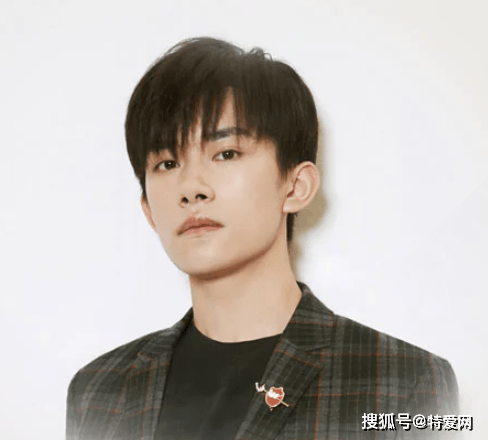 易烊千玺爸爸姓名 4adad8910f5b45e1a71763b862ef43ea.png