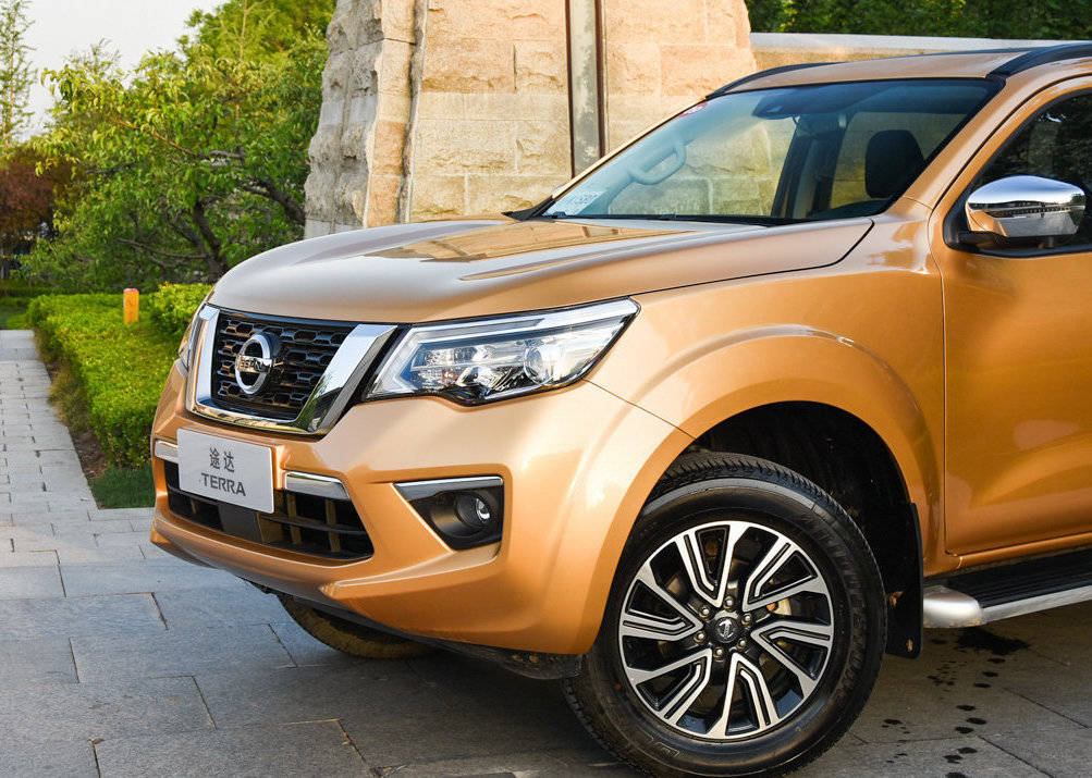 长途穿越利器日产硬派suv售1698万起全系25自吸大梁底盘