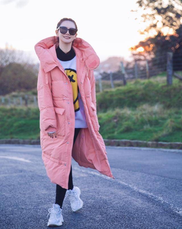 喇叭裤 冬季外套不用太复杂，衣橱中有这两件就足够了，时尚保暖又显气质