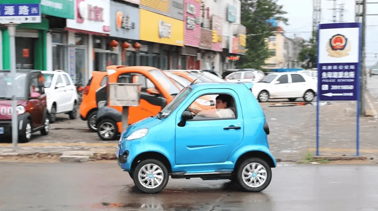 车什么螳成语_马的标志是什么车(5)